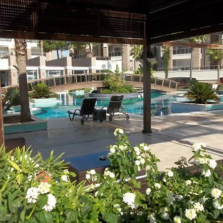 Tropicana G 2, 3 Bed Ground Floor On Corner Position In A 5 Star Community 別荘 シダ