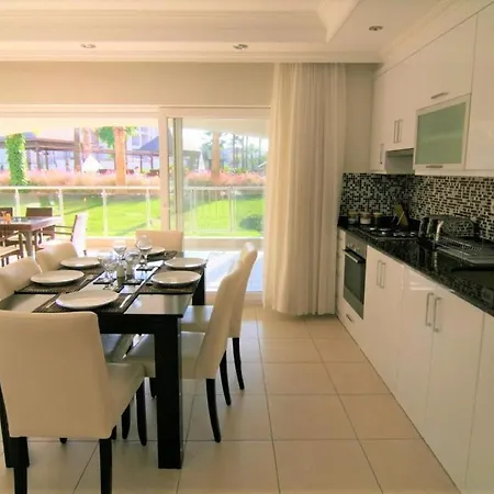 Tropicana G 2, 3 Bed Ground Floor On Corner Position In A 5 Star Community * シダ